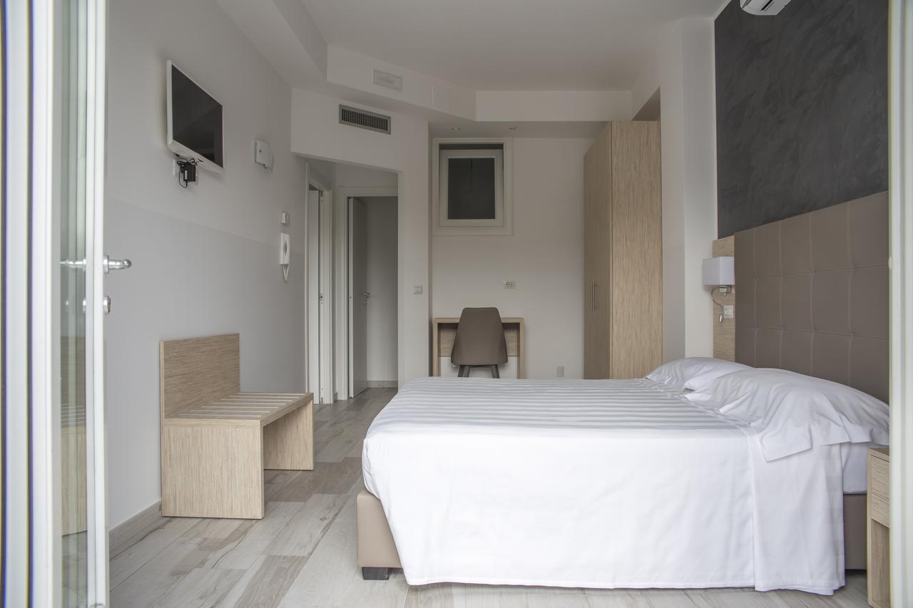 Rooms A Due Passi Dal Mare Porto Recanati Exteriör bild